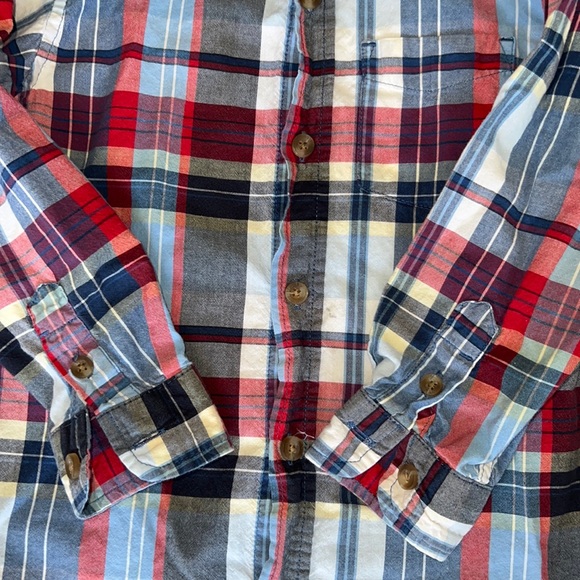 Children’s Place Plaid button up - Picture 3 of 4